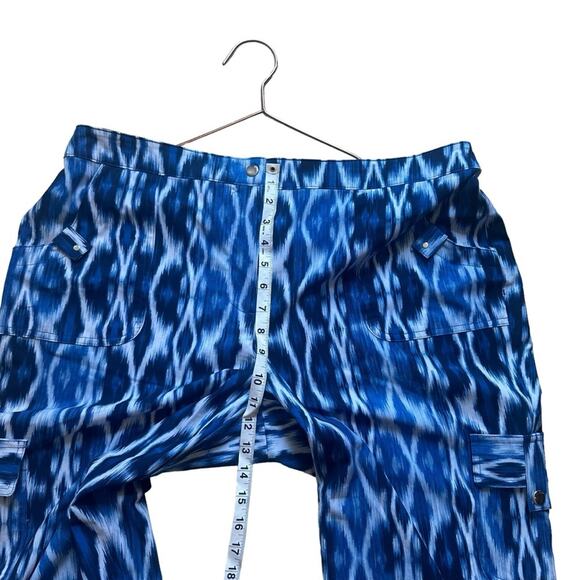Zenergy By Chico’s Neema Ikat Carsyn Crops Sz 2 medium - Picture 7 of 9